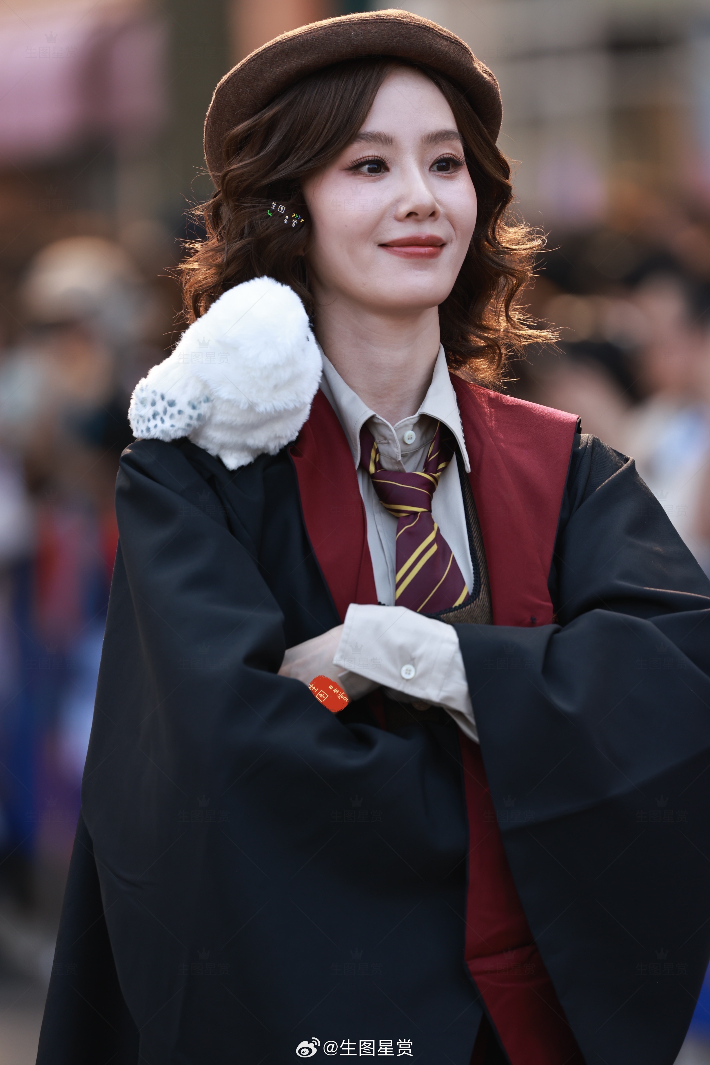 是格兰芬多学姐刘诗诗，美而萌之北京环球影城五周年庆典拍了拍 ​​​