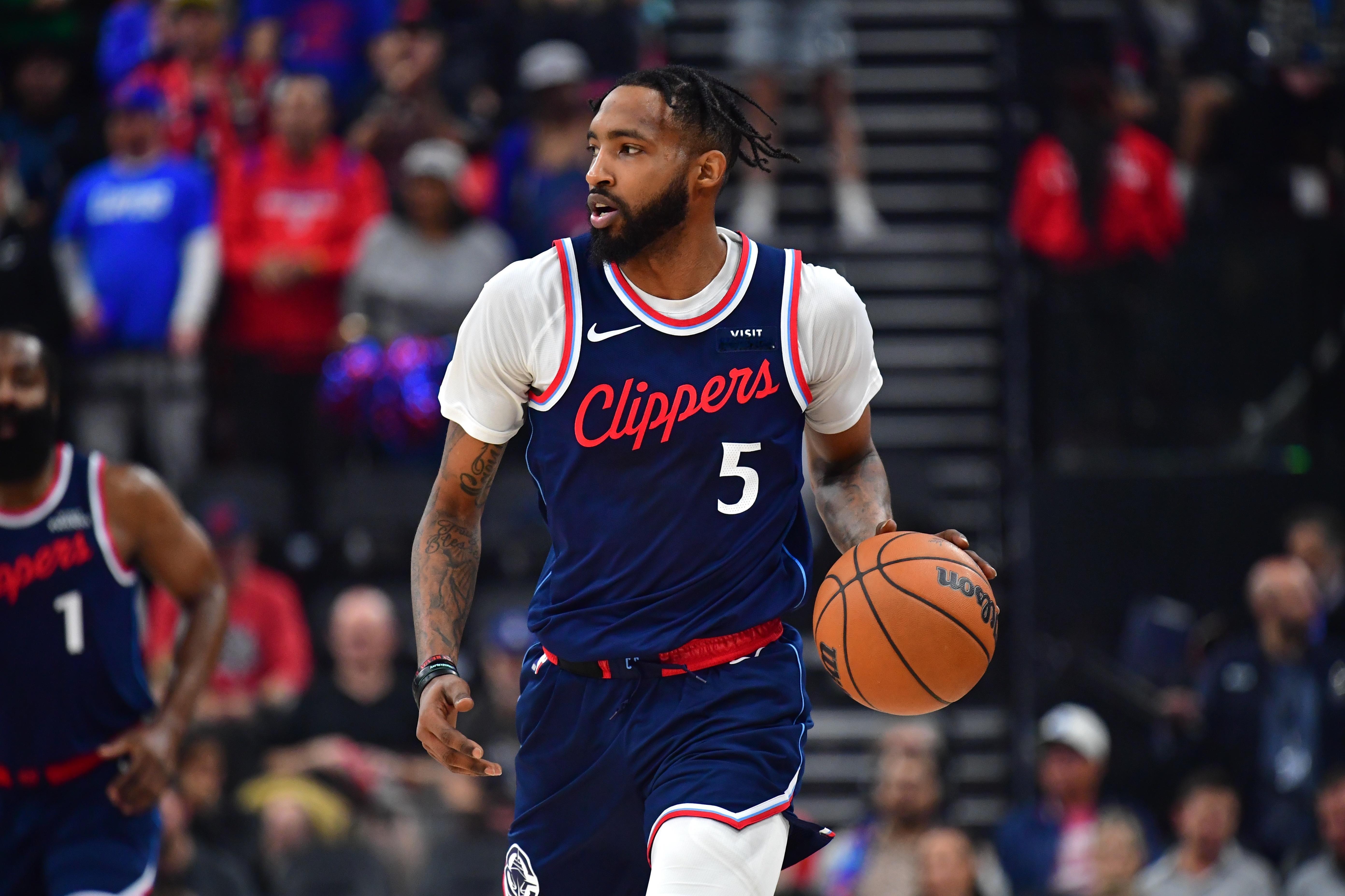 据名记Shams报道，消息人士透露，￼小琼斯遭遇右膝内侧副韧带扭伤，将在六周后接