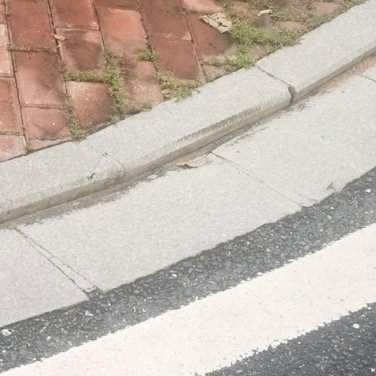 2000不经历风雨的如何能见到彩虹，但有时经历风雨后依然见不到彩虹。那就是面对一