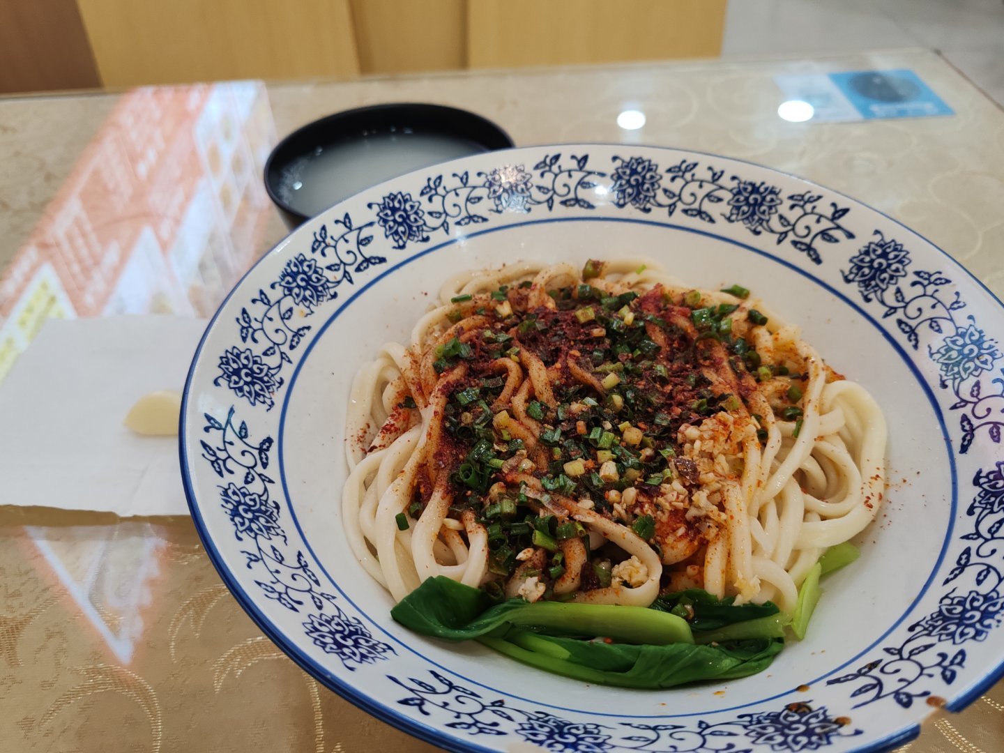 吃商极高但厨艺极差belike今天不走面儿，不吃漂亮饭，吃碗油泼拉条子 