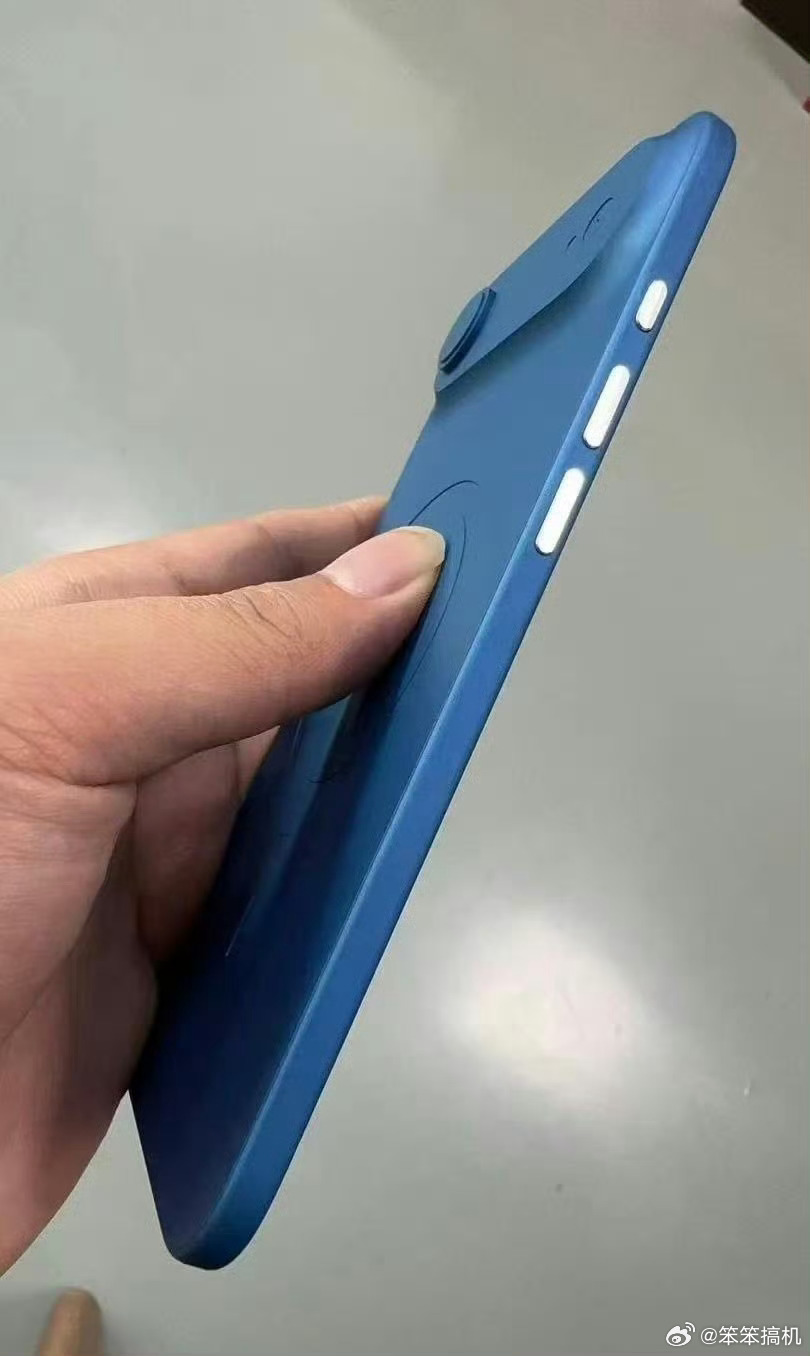 iPhone17 Air机模再曝光，机身确实特别轻薄，估计也只有轻薄这一个卖点了