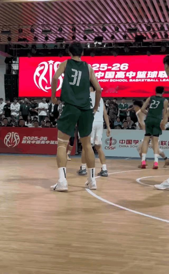 现在走步都这样游刃有余吗？[震惊]