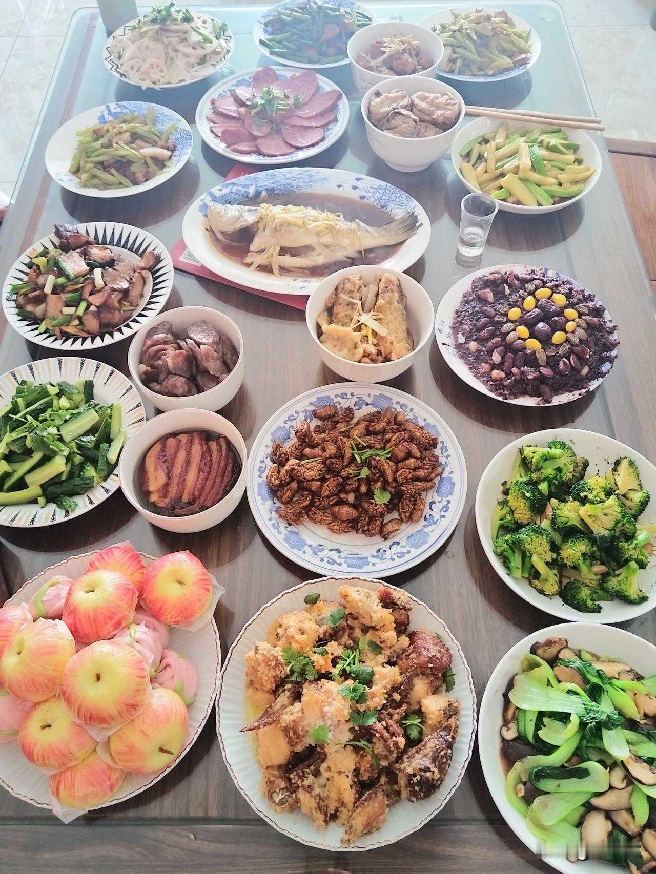 不管有没有大年三十，我们都初一前一天过生日[送自己一朵花]
今天二十九明天就初一