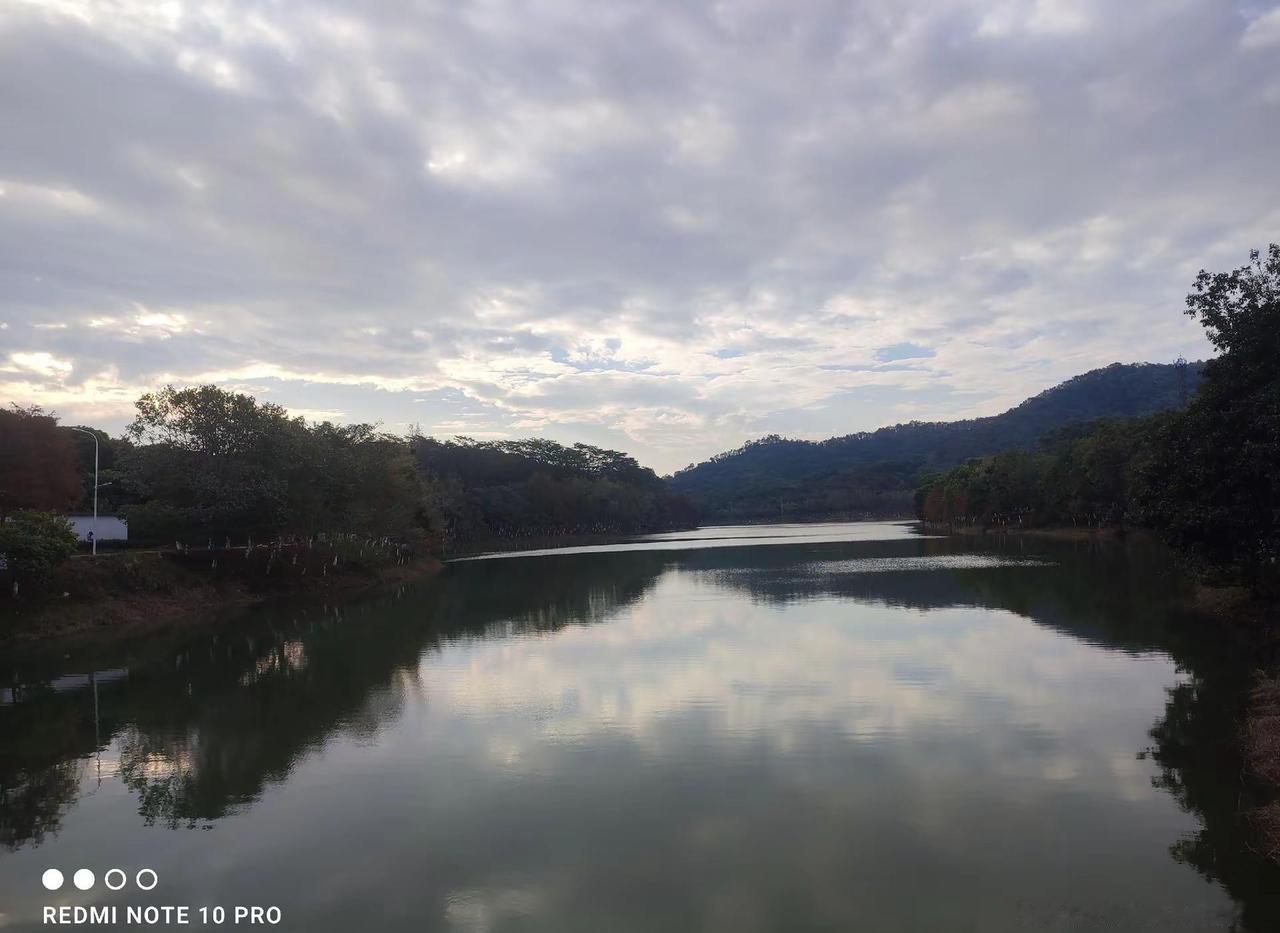 爬山推荐 青山在此 野外户外 山上美景 慢步