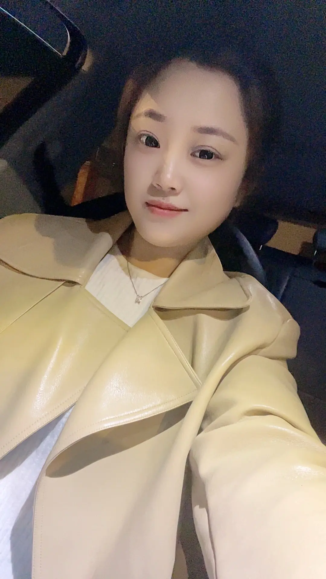 你若问我喝醉了想谁 我想我自己 想那些年义无反顾一腔孤勇且纯粹的自己