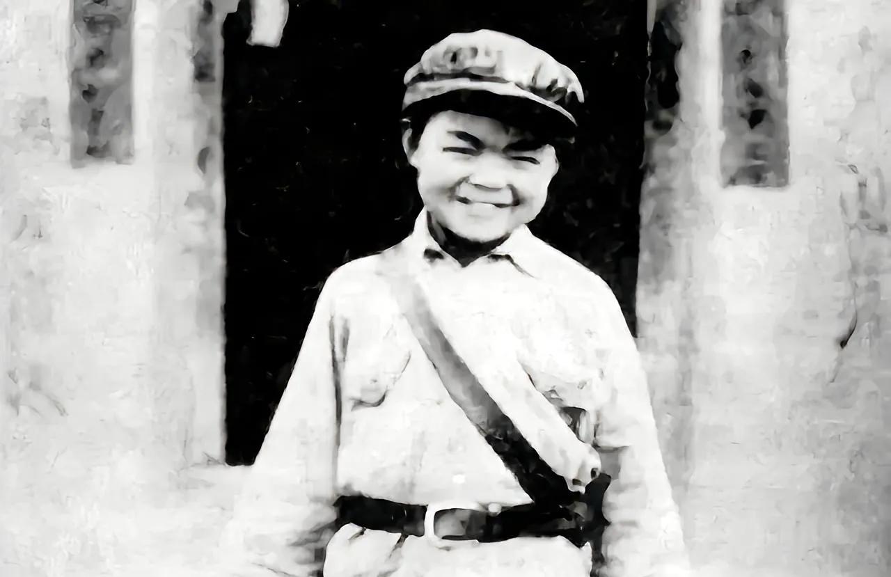 1955年，29岁的向轩被授予中校军衔，阅档首长看到他履历表上的“军龄22年”，