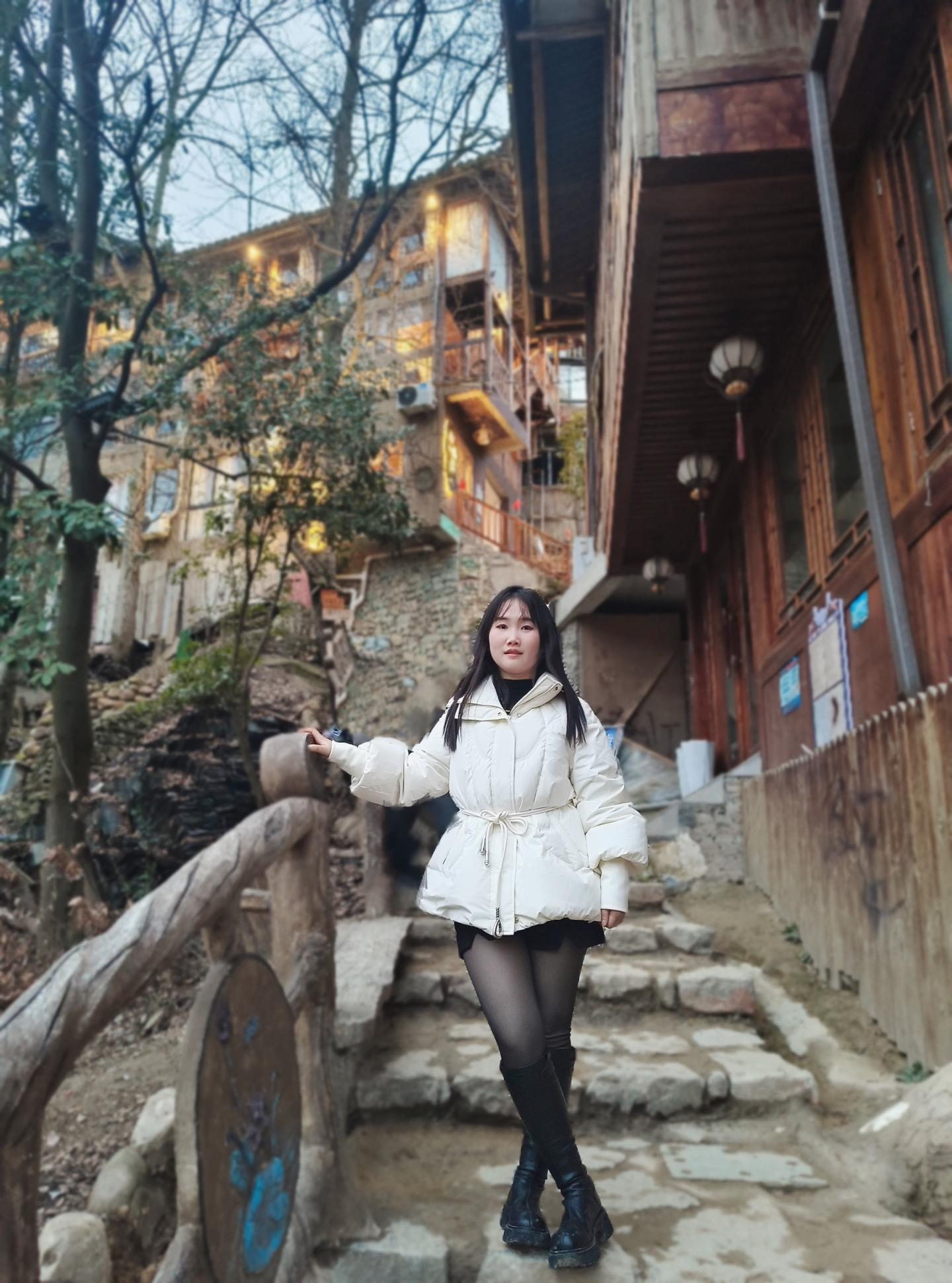 还是想要轰轰烈烈的爱情，一个人的偏爱，但那是童话里的公主才有的 农村姑娘