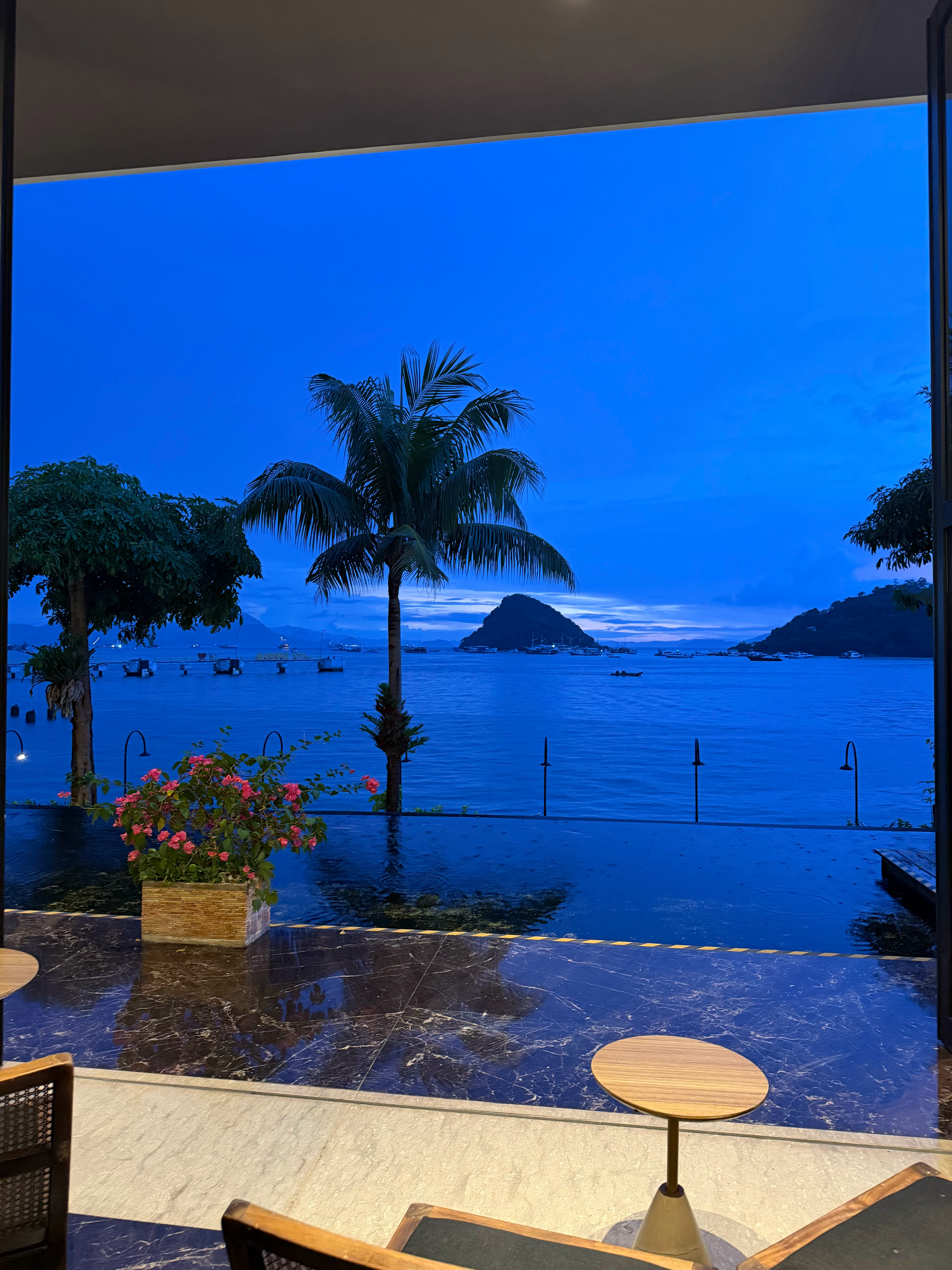 🩵💙🏁blue hour 