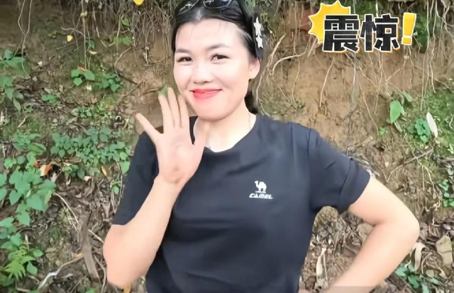 张家界七星杯野外挑战大赛首次加入美女挑战者，因为这样的赛制，让美女从胖胖红润脸变