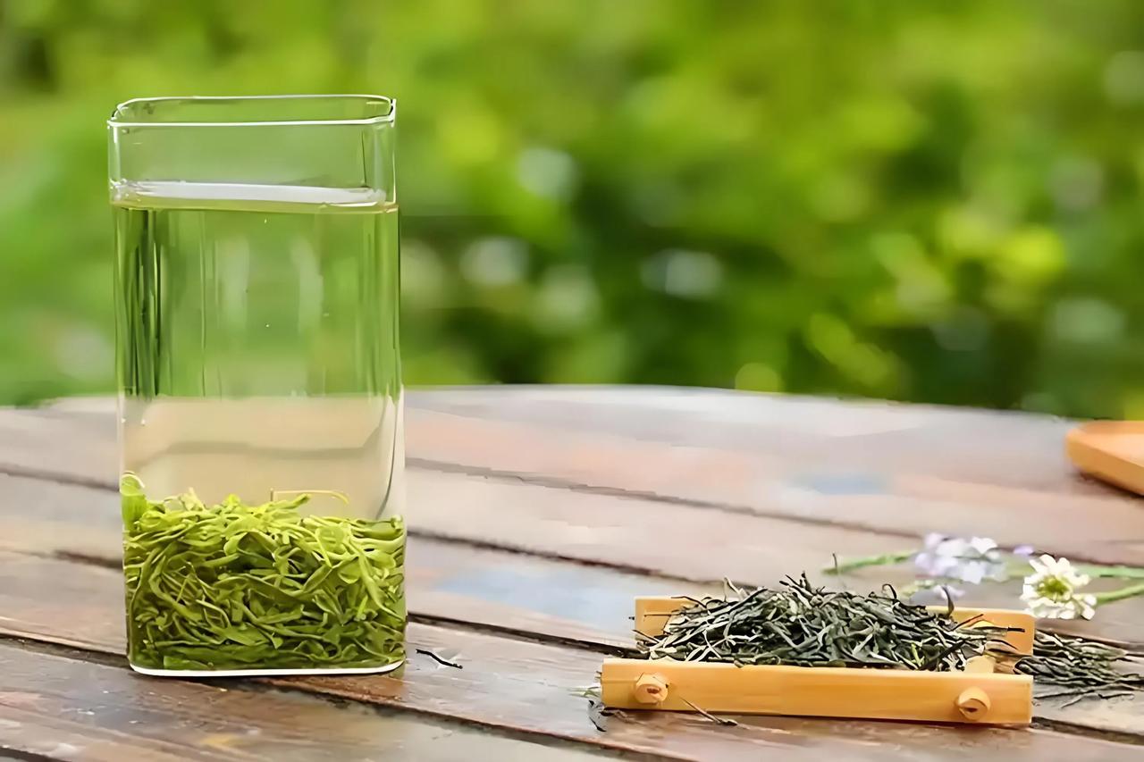 南京雨花茶：春日里的一抹鲜灵
 
在茶叶的缤纷世界里，南京雨花茶宛如一颗低调却耀