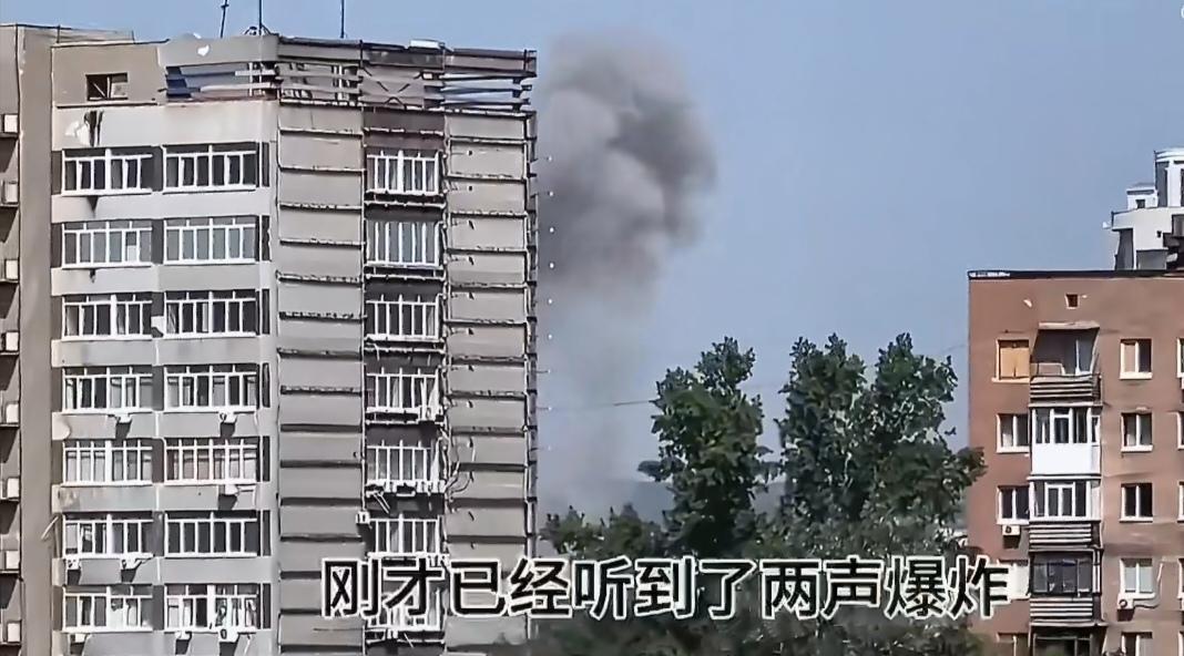 这是在以色列的网友拍摄的，该网友称伊朗这次的反应比较快，已经开始以牙还牙打击以色