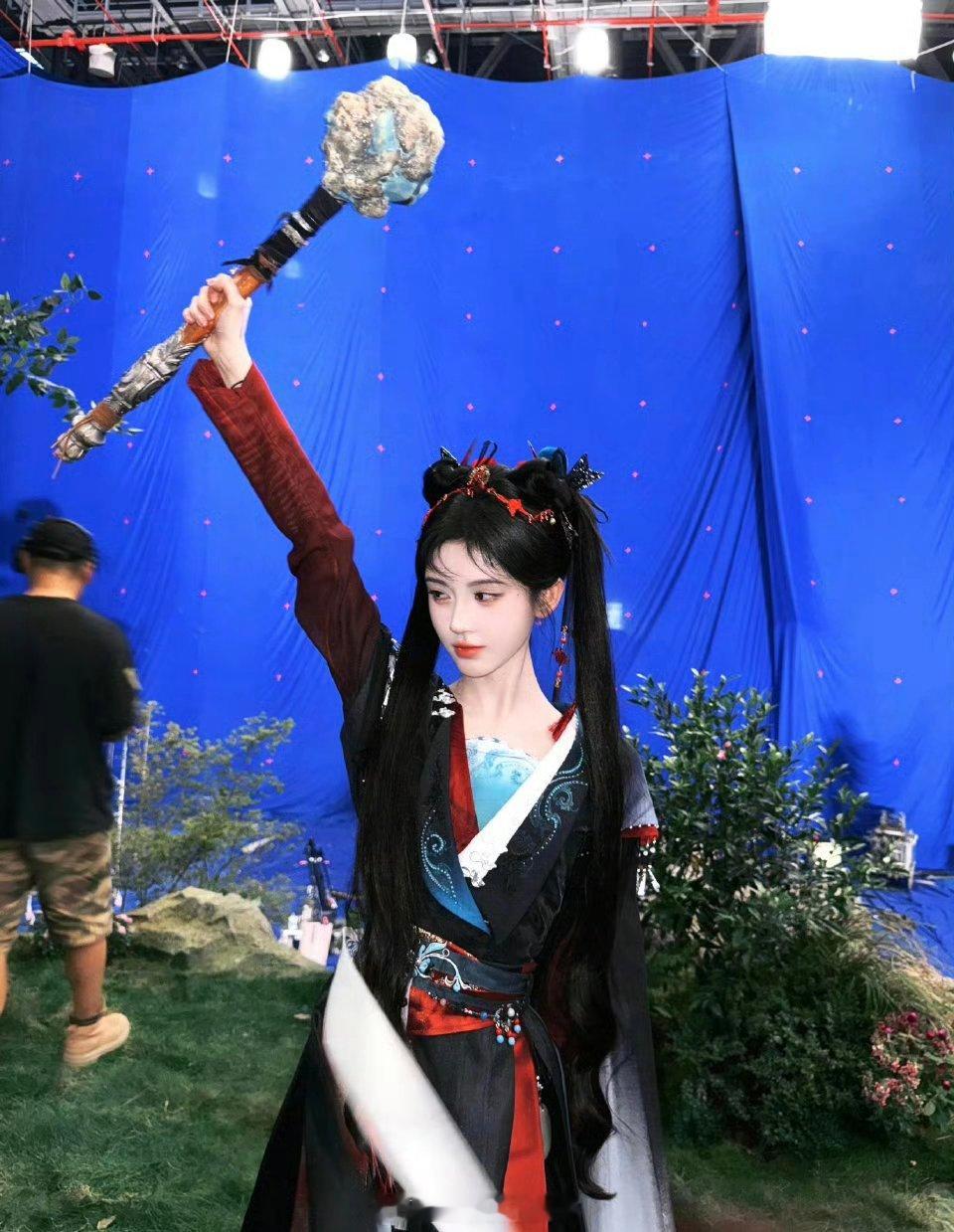 鞠婧祎《来战》阿黛剧组花絮图，阿黛好美[色] ​​​