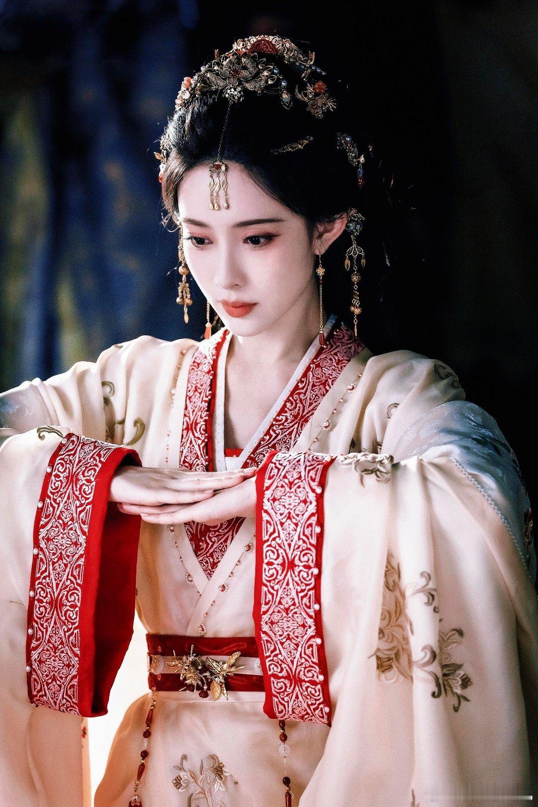 孟子义给自己演爽了吧孟子义适配大女主剧本天花板！沈汐和杀伐果决一心搞事业，不靠男