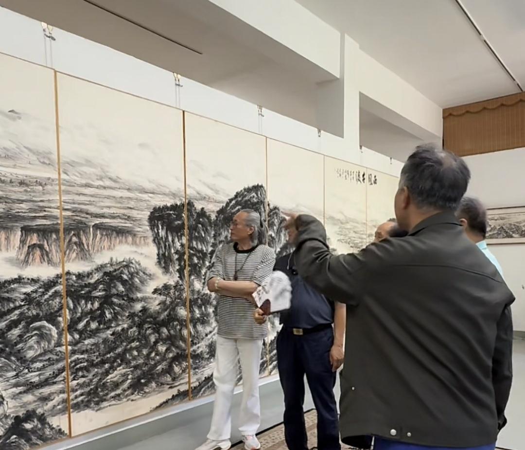 沈巍是“沪上奇人”，所以我们不能用普通人的认知去看待他，我们要允许他保留自己有个