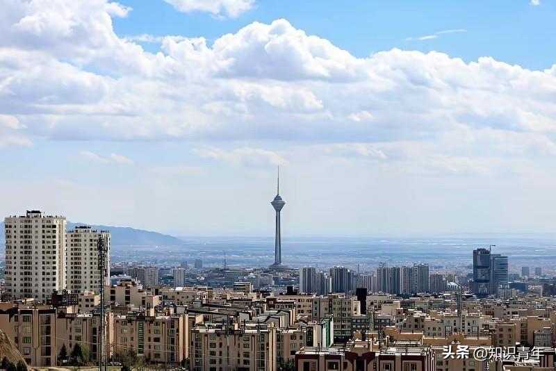 伊朗国家发展基金执行委员会主席加赞法里，30日突然发出强硬表态：如果伊朗发电设施