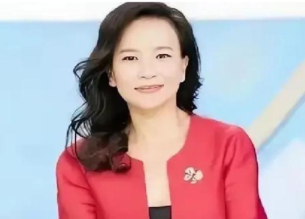 2020 年的一天，央视著名主持人成蕾，像往常一样在访谈节目中闲聊，可就在这时，