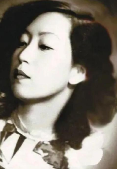 1995年，张爱玲在美国去世，她的尸体一周后才被发现，有意思的是，在她留下的遗嘱