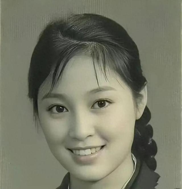 1976年，上海女知青为返回上海，将亲生女儿狠心抛弃。38年后，女知青成了富婆，