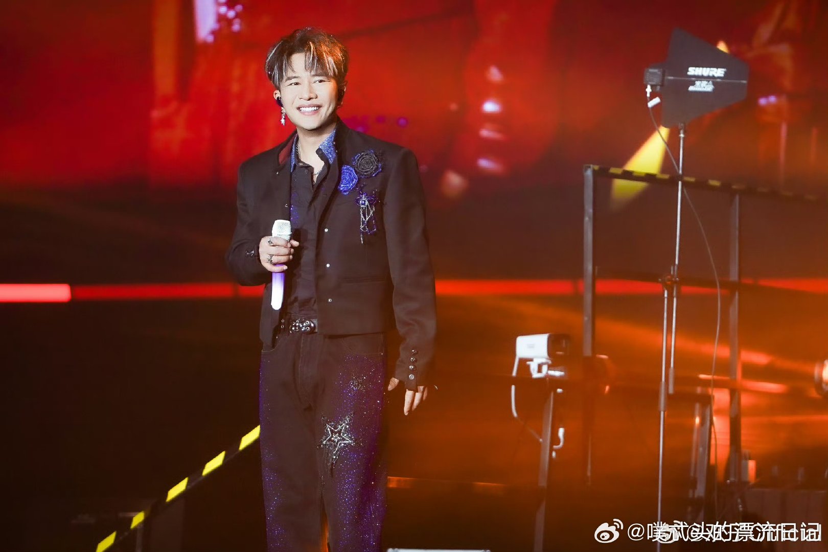 欢子前任租客唱出了意难平用歌声诉说心事，用情感打动听众，这首歌唱出了深藏心底的回