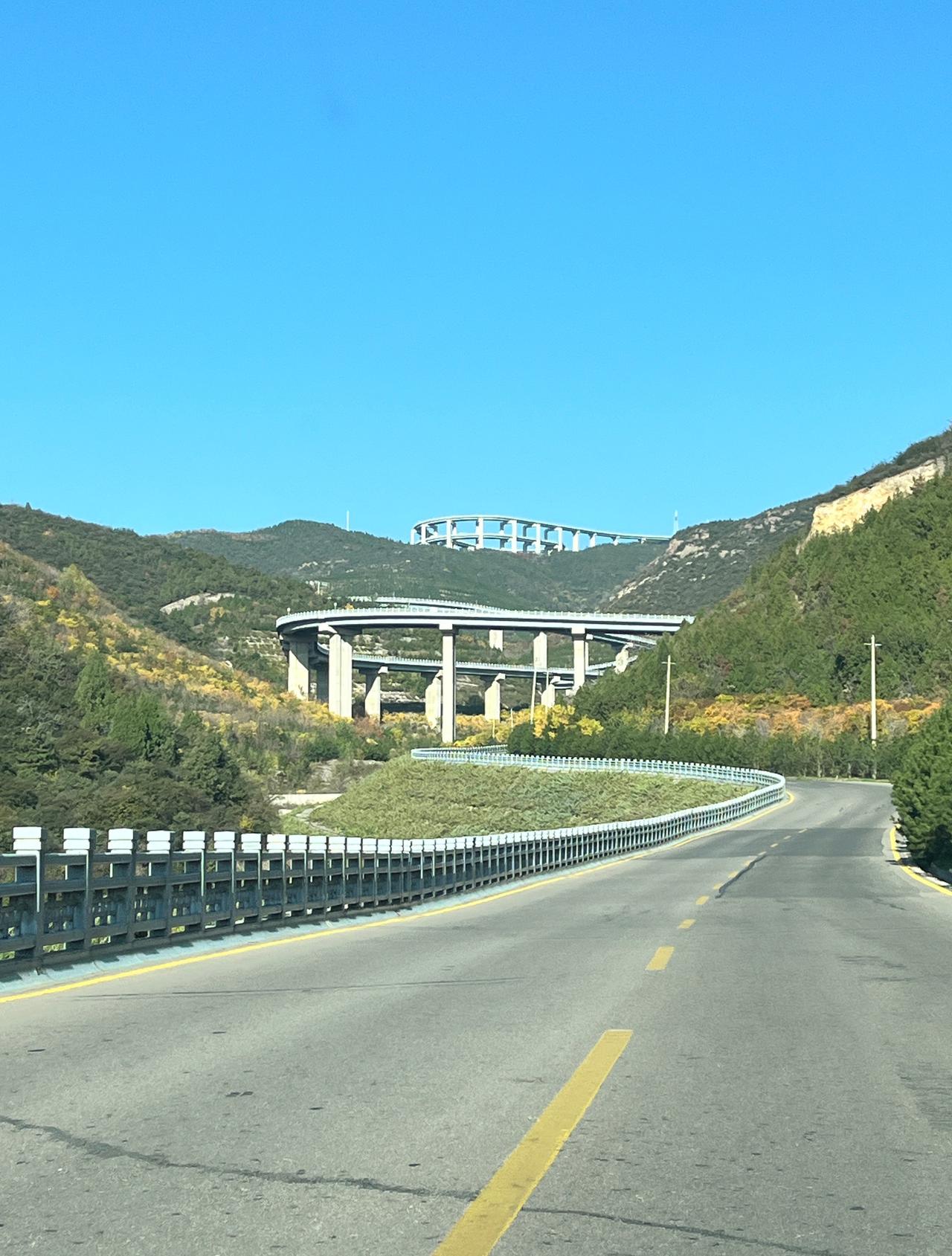 网红路看看红叶
回家 ​​​