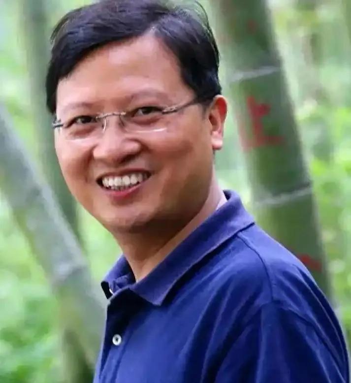 昨天，被一条消息震惊了！

小宗的心腹严学峰，被杭州市上城区纪委立案审查，立案通