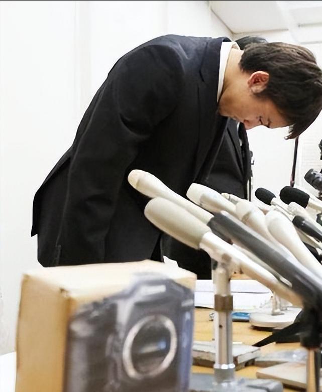 日本最近真是蠢到家了，亚运会再有三个月就要在京都召开了，而他却做出了一个让人蒙圈