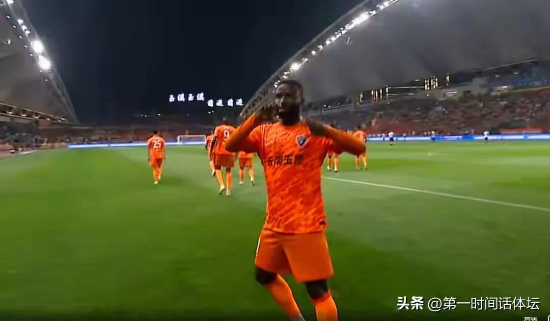 山东泰山队云南“高原反应”有点大

0-4，净吞四蛋，外加一张红牌，这样的结果，