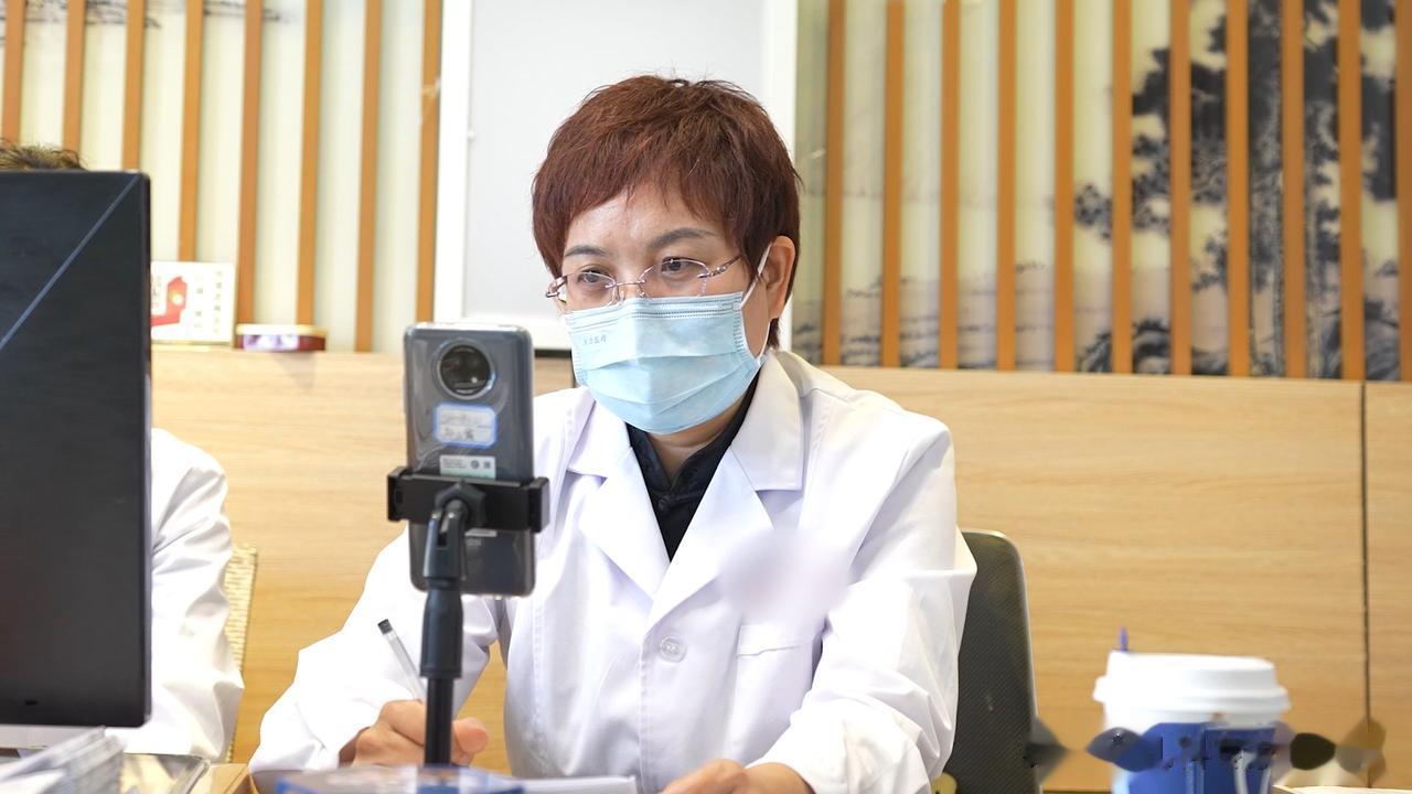 我是一名儿科医生，思来想去，还是想说说这个案例，因为很多孩子都跟她一样！
 
还