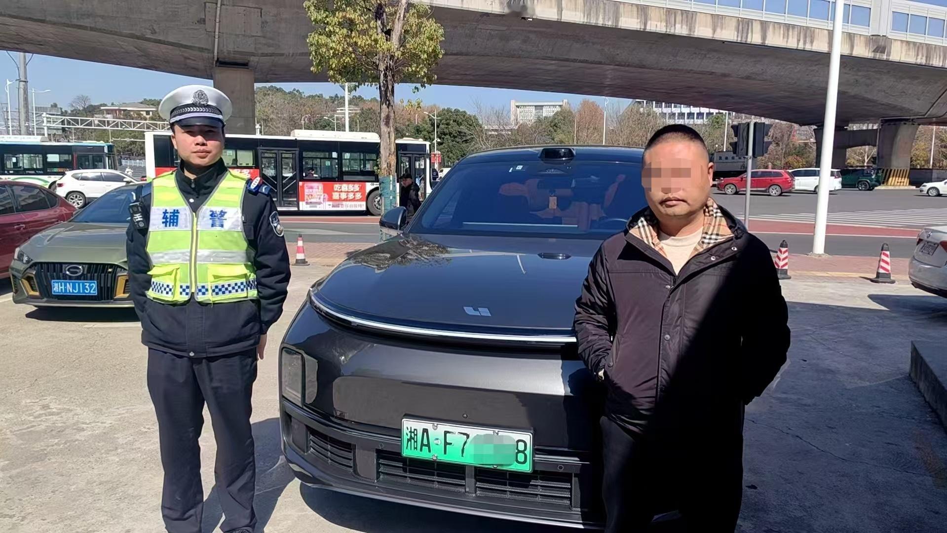 【 查缉勤务助力五分钟查获失驾人员驾车 】春节假期后，长沙公安交警启动严重交通违