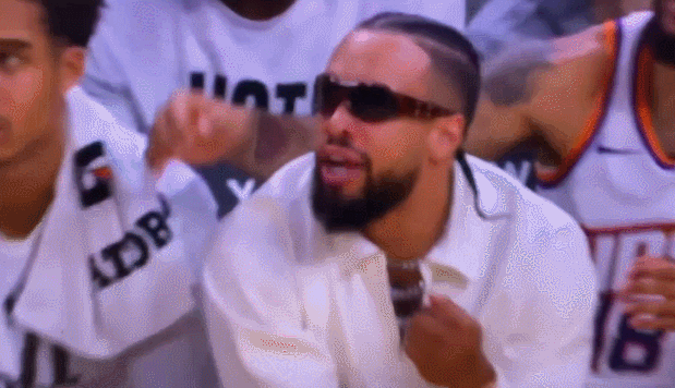 狄龙这是骂得多难听啊，队友都捂他嘴[泪奔] ​​​