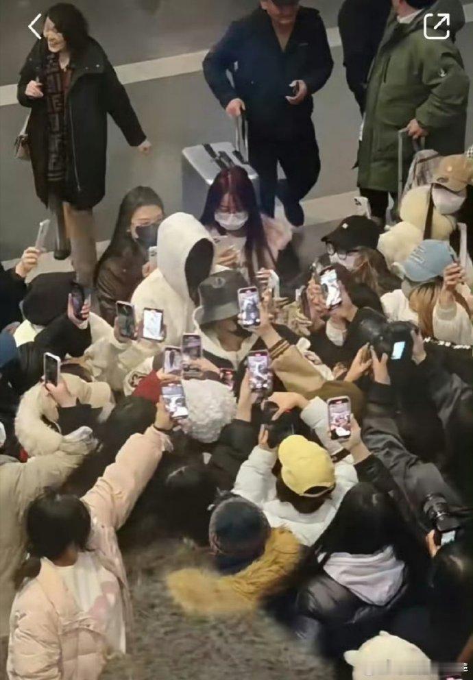 马柏全出发杭州路透 马柏全总是奔向杭州，一直称没工作，可这频率，杭州肯定有特殊意