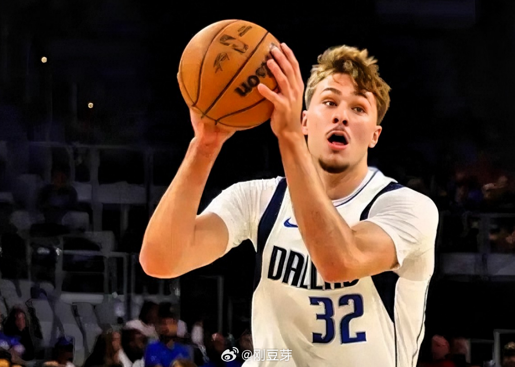 NBA 弗拉格大概率无缘最佳新秀了！独行侠对阵森林狼的第二节比赛，弗拉格中距离跳