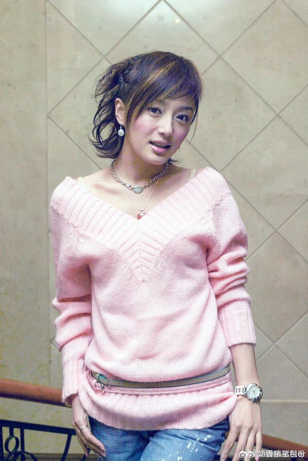 秦岚肯定想删掉这组照片很好看啊在质疑什么 