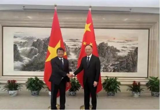 一旦爆发大战，越南还能战胜超级大国吗？张召忠四字点醒国人。如果说中国跟越南再真刀