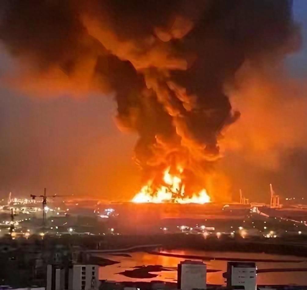 谁能想到，一场不见一滴血的惊天暗战，竟然能把一个中东硬汉的底裤给扒得干干净净！前