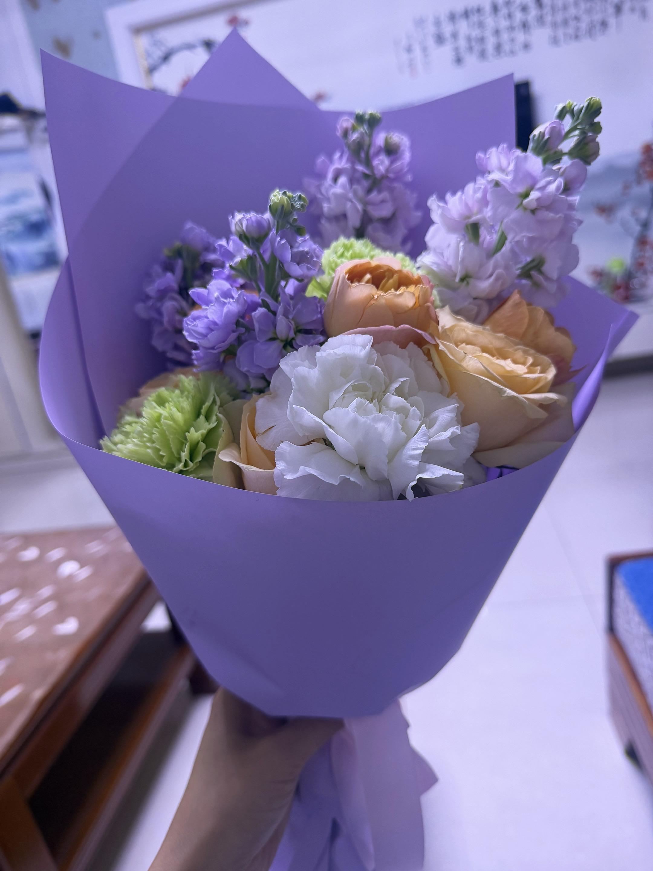 今天的仪式感，是皮夹克给的 最好的礼物不需要多昂贵 而是意料之外的温暖...