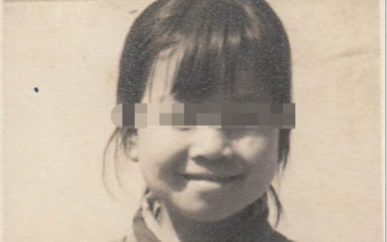 1990年，陕西一个13岁的小姑娘，将农药倒在了亲生父母的碗里，还将9岁的弟弟扔