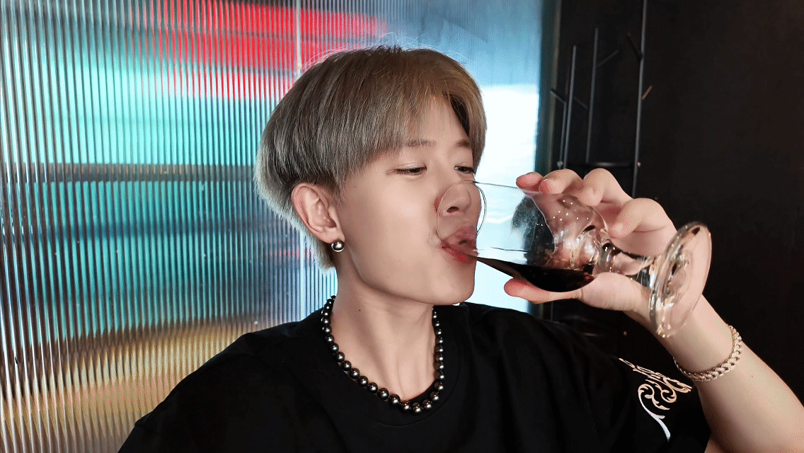 任嘉伦  你真好看，我说时来不及思索，而思索之后，还是这样说。❤️任嘉伦佳偶天成