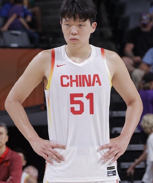 连续三任主帅都不重用杨翰森，你要是还觉得是教练有眼无珠，那才是真不懂 NBA！三