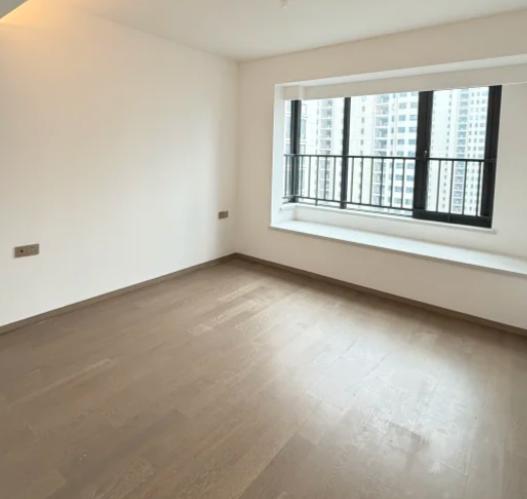 前几天和朋友吃饭，他说我家有套空房，“放着也是浪费，不如租出去，一个月也能收个几