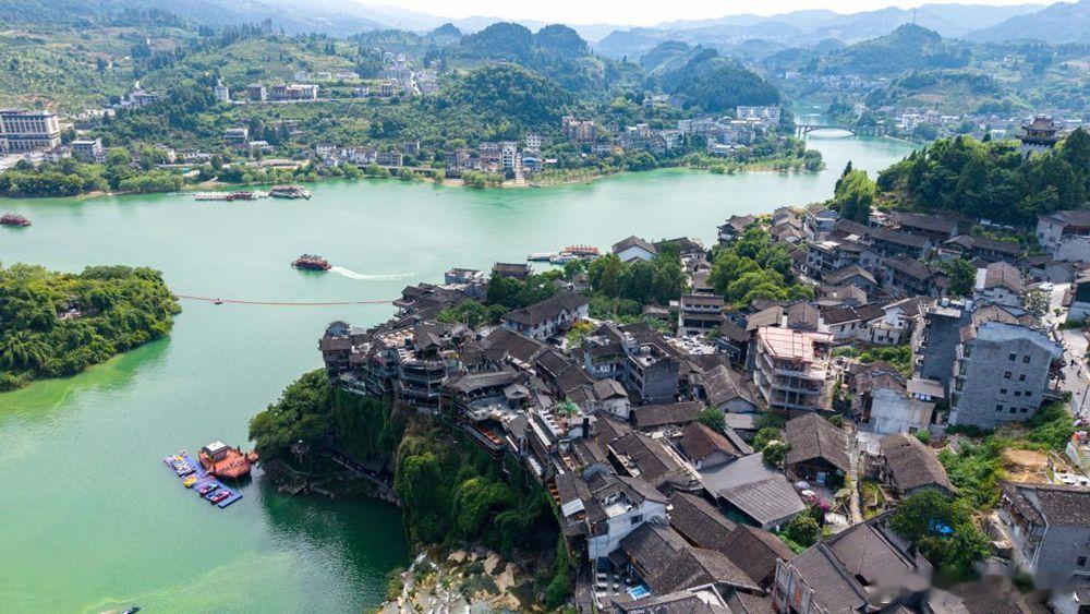 情感社区 【美丽家乡 湖南永顺——瀑上人家 碧水环绕】       位于湖南湘西