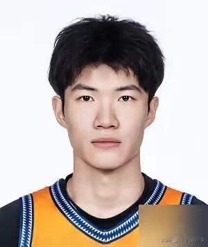 现在的上海久事越来越有冠军相了，看昨晚俱乐部杯决赛上海久事的锲李永炜打得就是球星