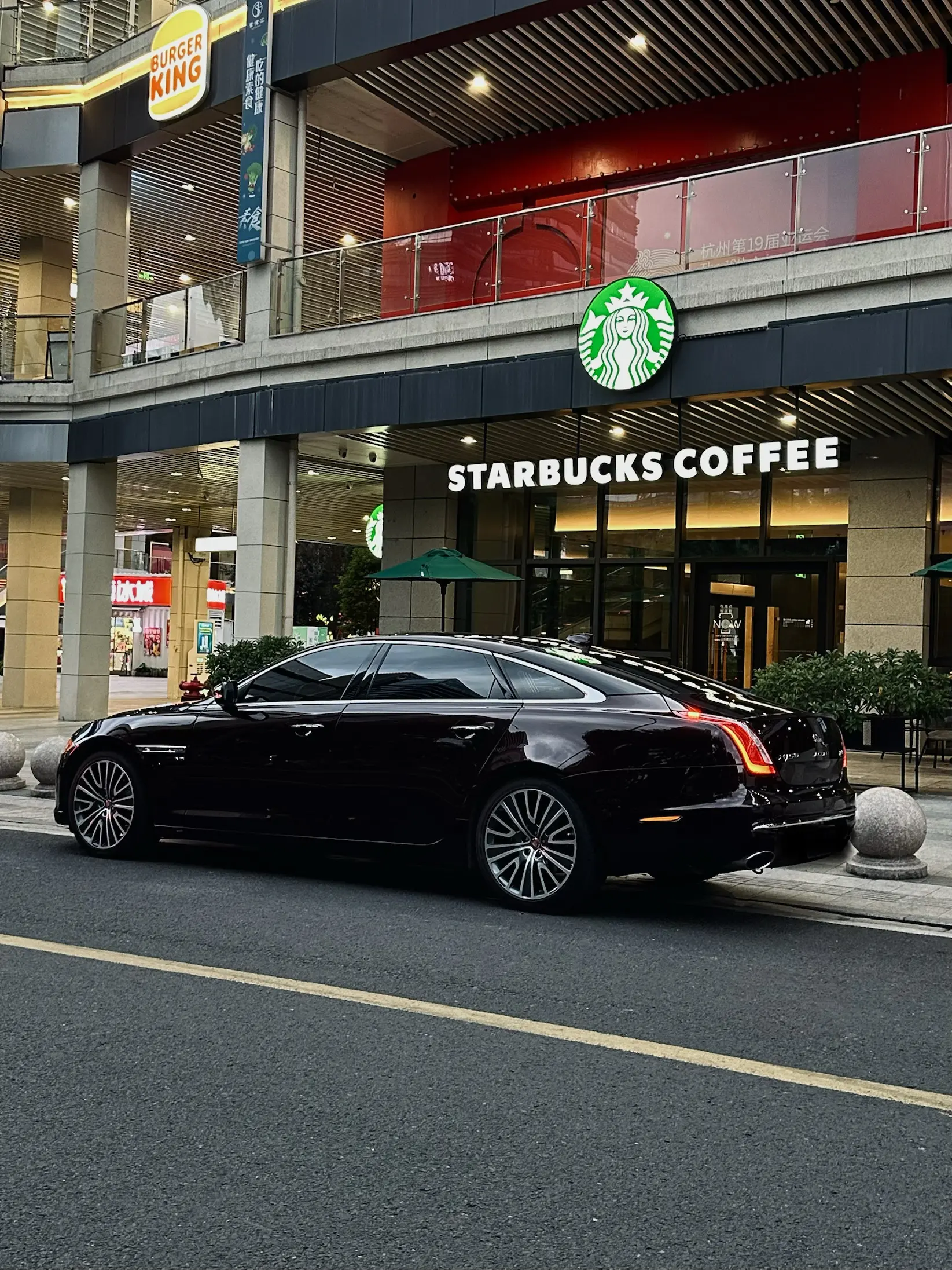 优雅从容的D级行政轿车。