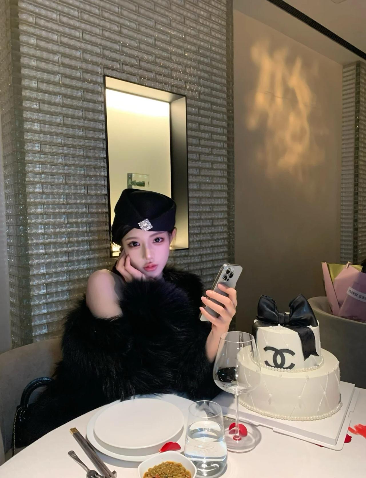 小小天蝎过生日咯～🎂
来古冬过生日咯～
环境超级好～小姐姐也会帮忙拍照📸
O