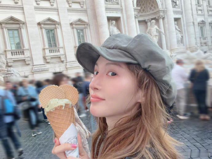 金晨事件印证真诚才是必杀技 公众人物的言行从来都备受关注，意外突发、慌乱失序也难