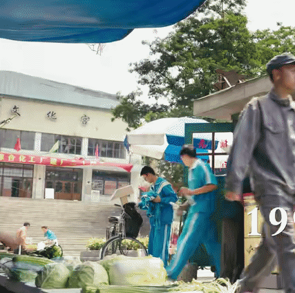 电视剧岁月有情时黄景瑜岁月有情时黄景瑜张小满 张小满第2集刚出场还有个起瓶子给夏