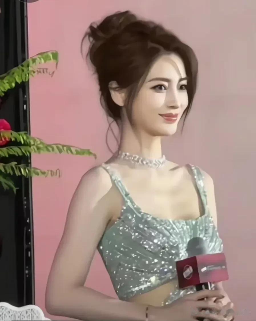 都说angelababy是整的，结果每次她出来都是王炸颜值霸屏，天哪，不愧是黄晓