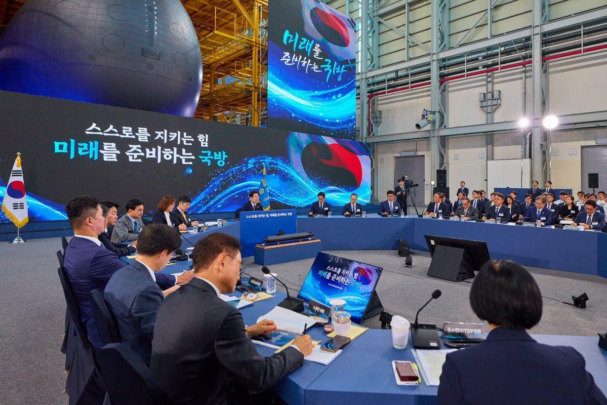 如果还有人怀疑美国的“盟友”，正在为美国撤离亚洲积极做准备的话

看看韩国总统下