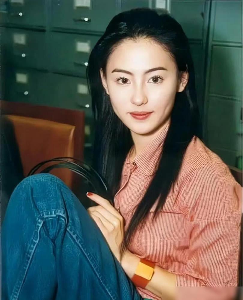 我突然理解张柏芝为什么会情绪失控，崩溃大哭了！

我理解成就是她在一些事上被刺激