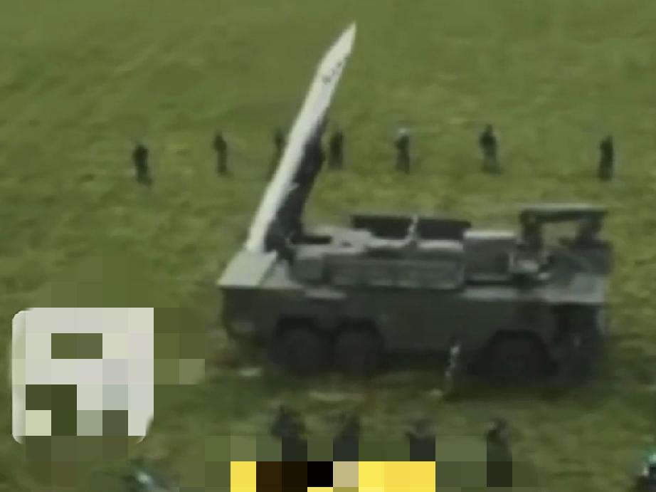 委军装备大多是老旧俄制款，国防投入也不够，正面硬刚确实扛不住美军首轮精准打击。但